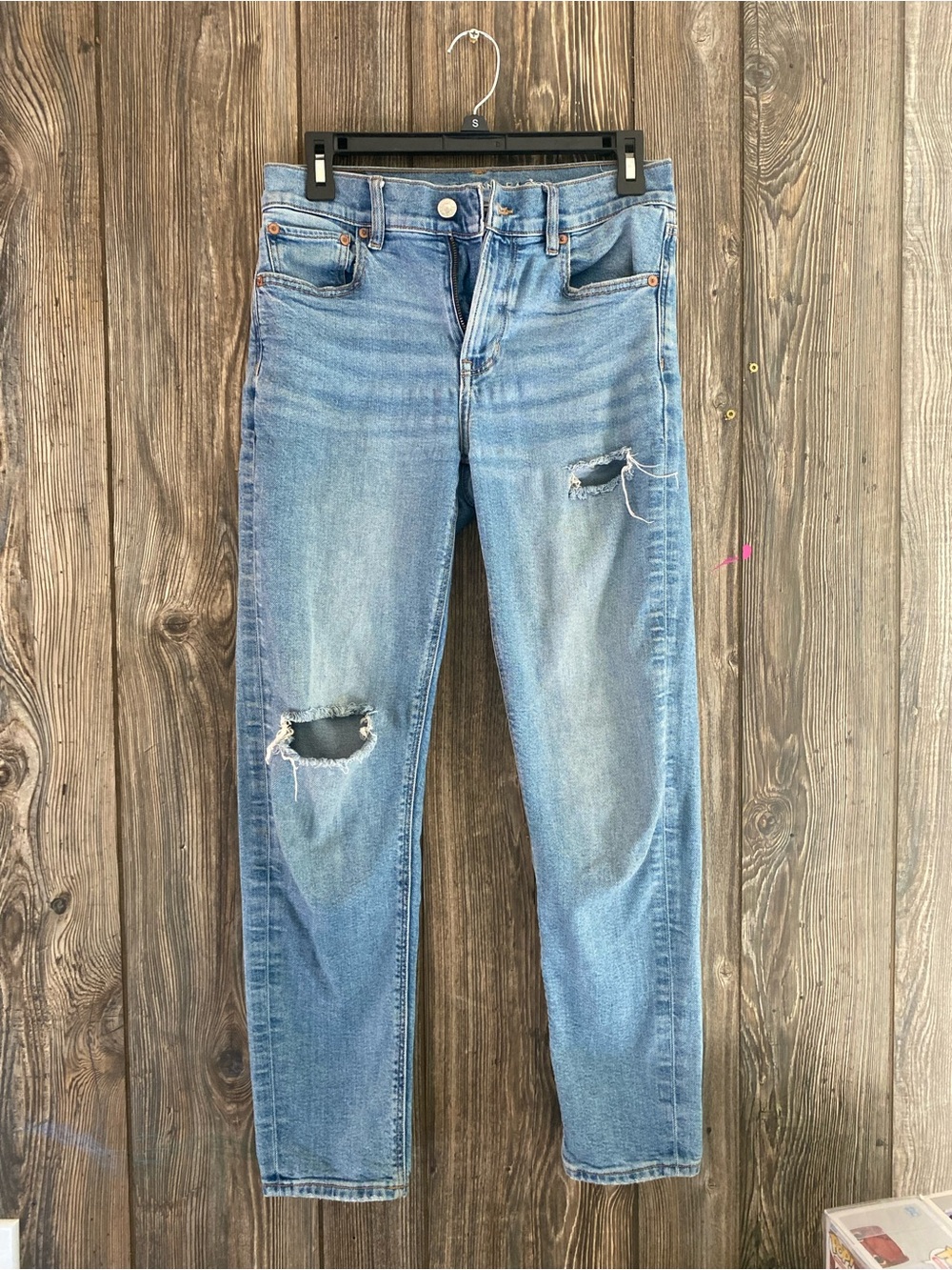 American Eagle Outfitters Light Blue Distressed Skinny Jeans